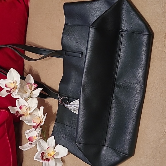 NWOT - Big Tote Bag - Picture 3 of 10